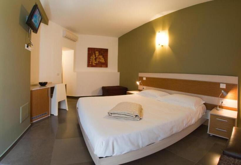 四人标准间, Ragusa Inn