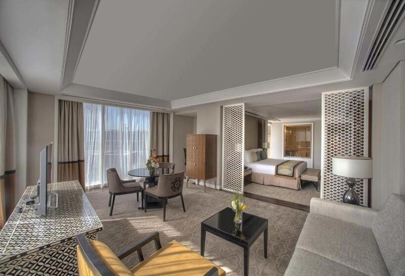 Полулюкс Повышенной Комфортности, Taj Dubai