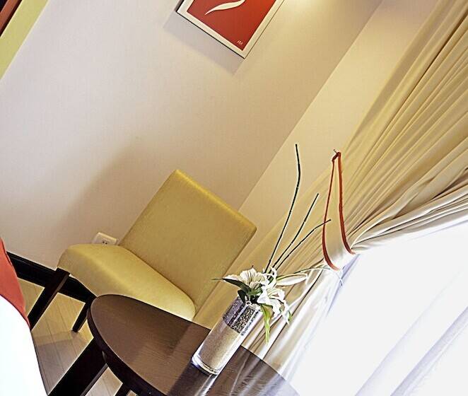 اتاق لوکس, Thunderbird Resorts  Poro Point