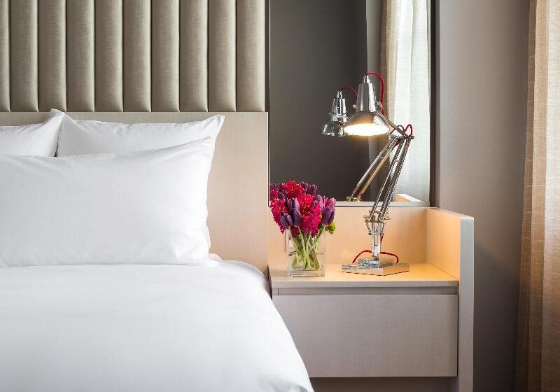 Номер Deluxe, 21c Museum Hotel Durham