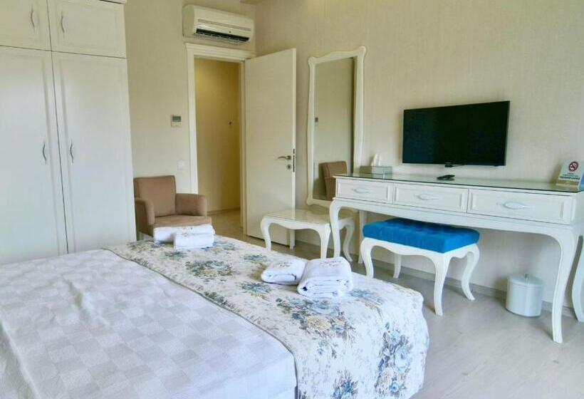 스탠다드 룸 킹사이즈 침대, Göcek Naz