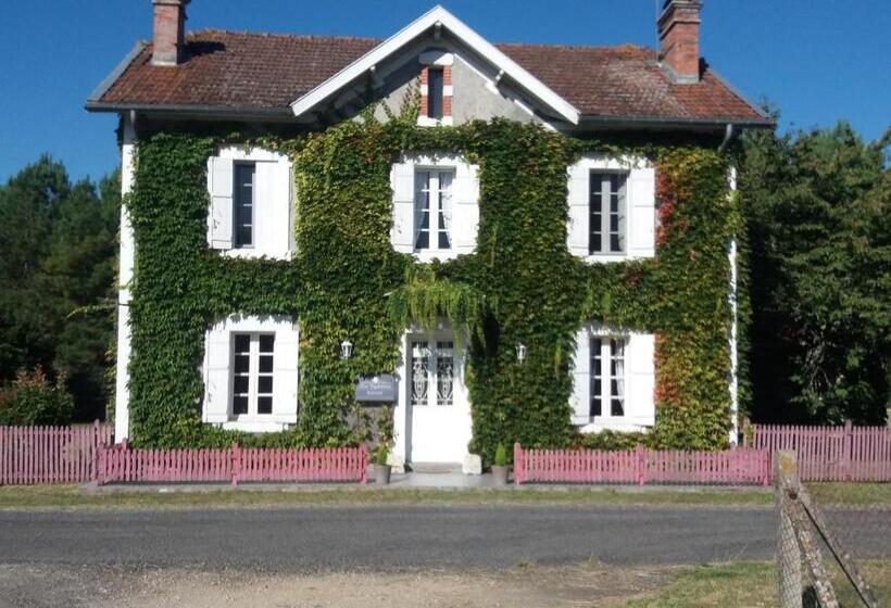 Standard room with outdoor bath, Les Eygletières