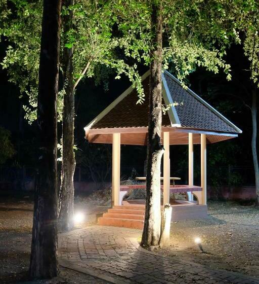 트리플 클래식 룸, Baansuanchan Resort