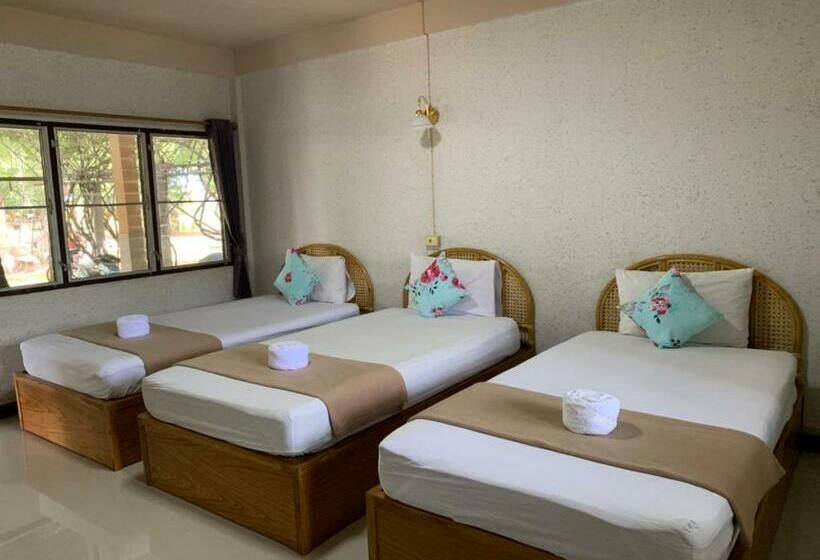 트리플 클래식 룸, Baansuanchan Resort