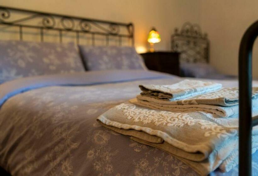 Трехместный Номер Стандарт Вид на Бассейн, B&b Podere Calvanella