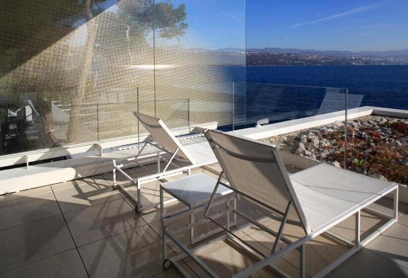 Номер Deluxe Вид на Море, Bevanda Hotel & Restaurant   Unique Adriatic