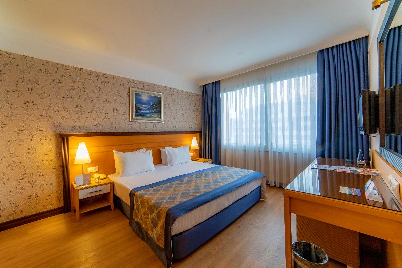 اتاق لوکس با چشم‌انداز دریا, Maka Thanee Resort