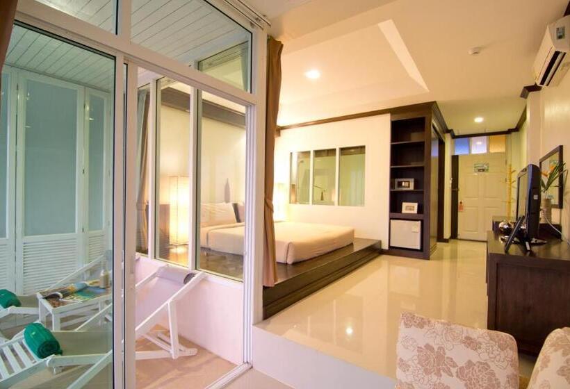 اتاق لوکس با چشم‌انداز دریا, Maka Thanee Resort