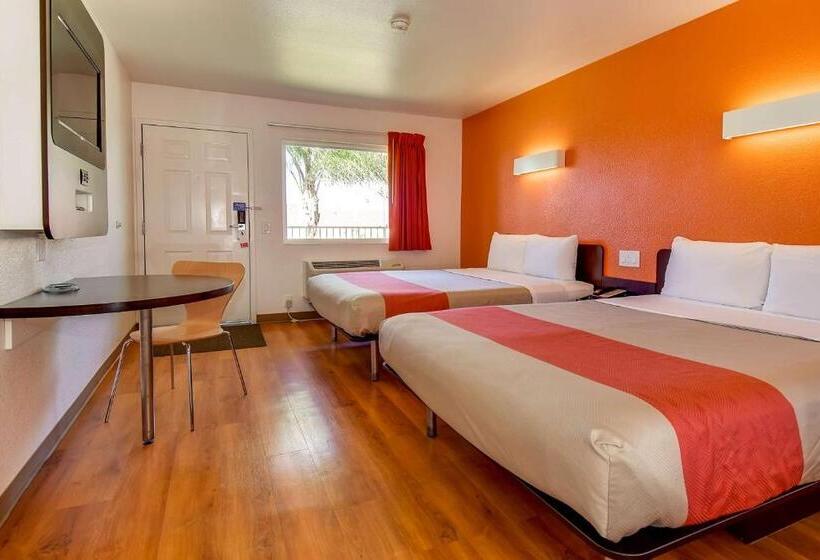 חדר סטנדרט, Motel 6 Riverside, Ca  South
