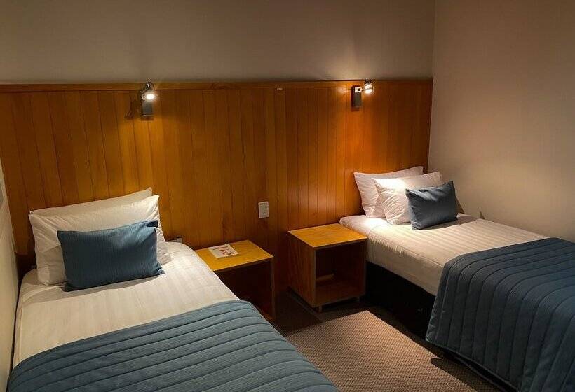 Семейный Номер, Waitomo Lodge