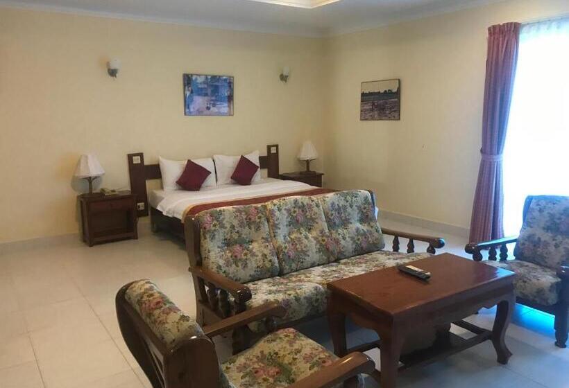 Номер Deluxe, Don Bosco Hotel School