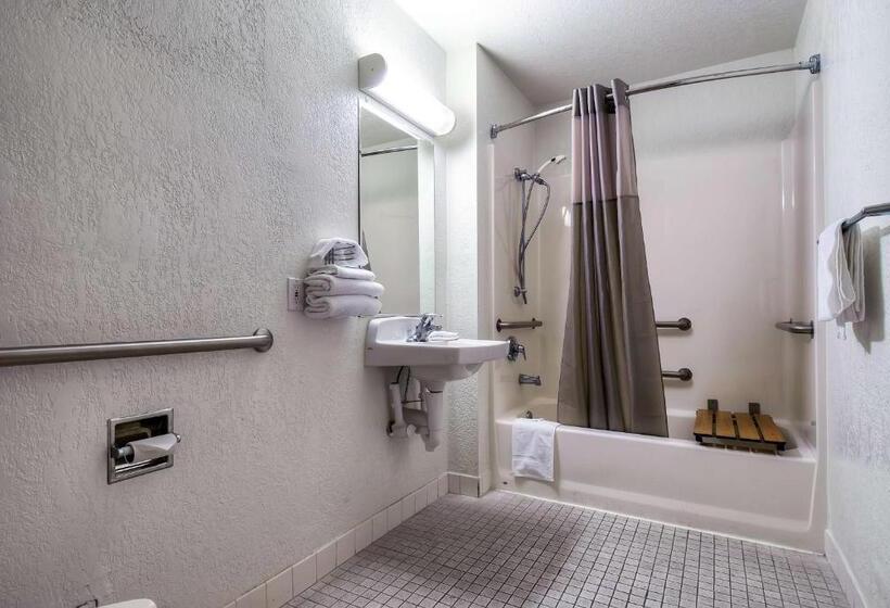 Четырехместный Номер Стандарт, Motel 6 Rowland Heights, Ca   Los Angeles   Pomona