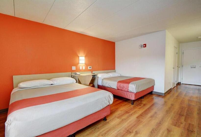 장애인을 위한 스탠다드 룸, Motel 6seekonk, Ma  Providence East