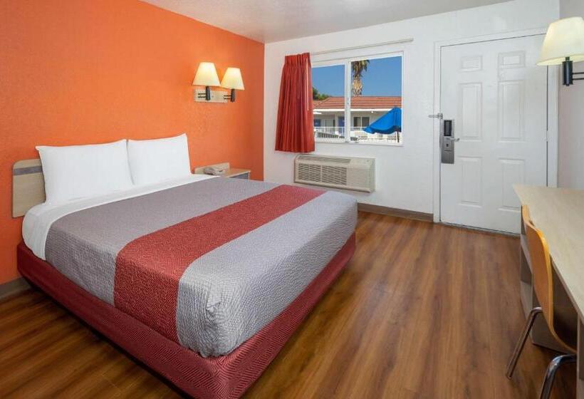 Номер Deluxe, North Hills Inn