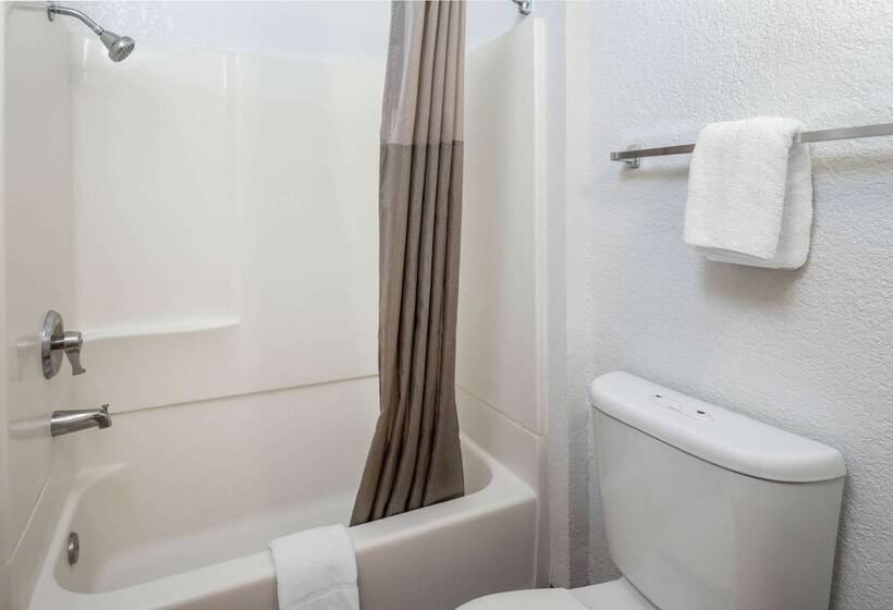 Номер Deluxe, North Hills Inn