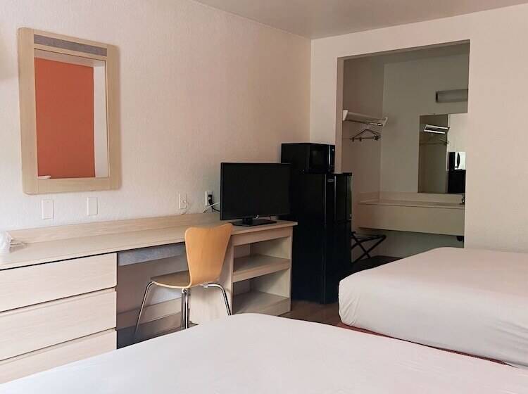 Четырехместный Номер Стандарт, North Hills Inn