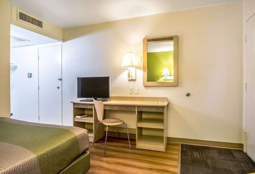 장애인을 위한 스탠다드 룸, Motel 6pueblo, Co  I25