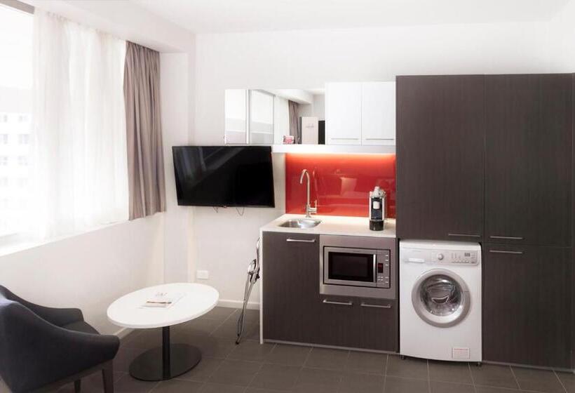 스탠다드 스튜디오, Abode Woden