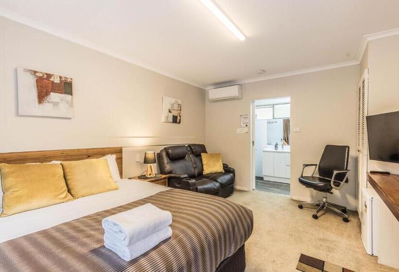 Номер Deluxe Кровать Кинг, Black Forest Motel