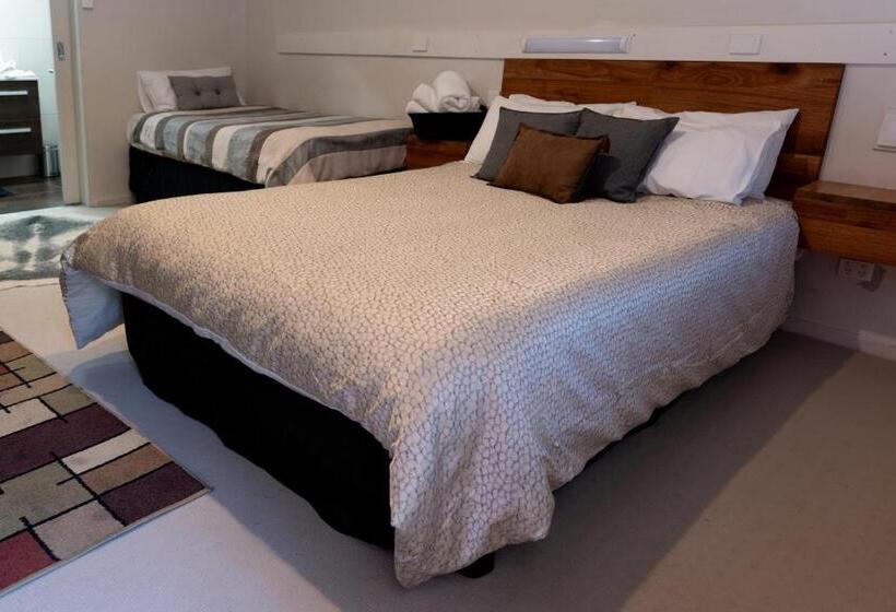 Номер Deluxe, Black Forest Motel