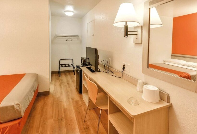 Номер Deluxe, Motel 6 Huntsville, Tx