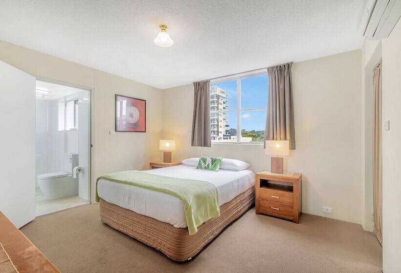 ３ベッドルームアパートメント, Tradewinds Apartments