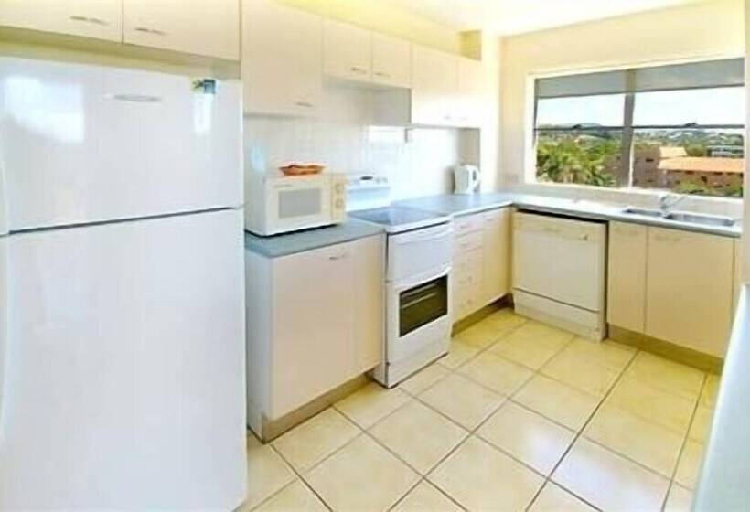３ベッドルームアパートメント, Tradewinds Apartments