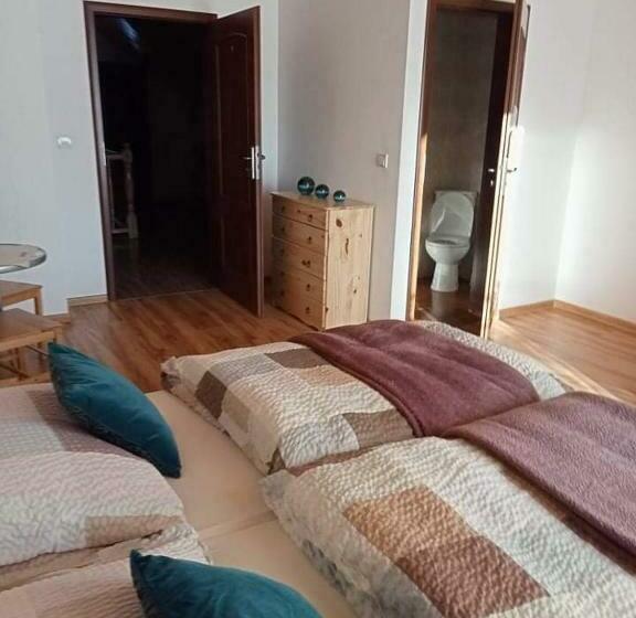 غرفة قياسية ثلاثية, Agroturystyka U Rysia