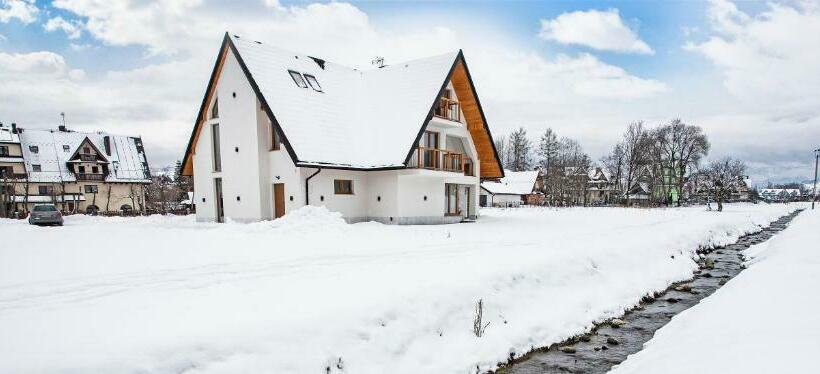 Family Suite, Tojemoje