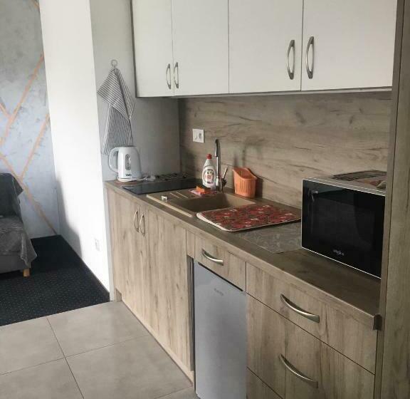 Family Suite, Tojemoje