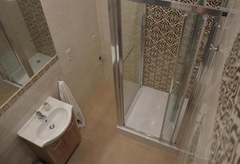 Standard room with outdoor bath, Ada Aparthouse