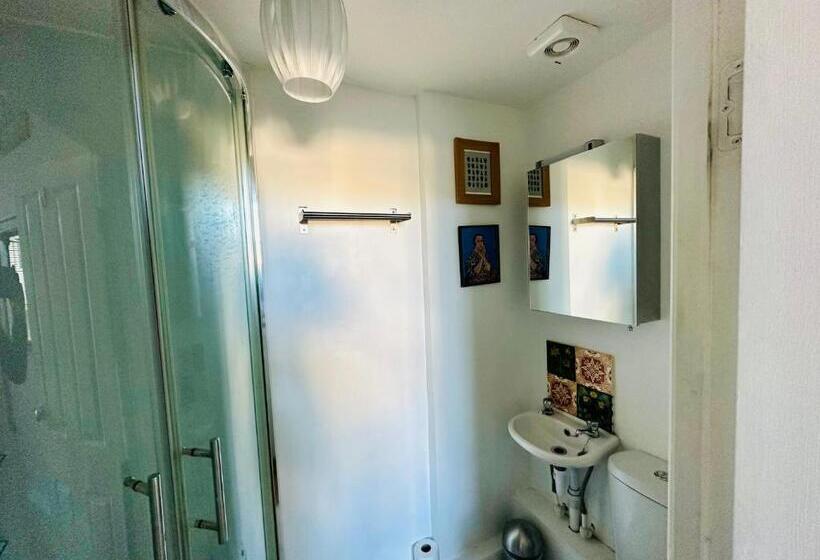 Номер Economy, Fitz House
