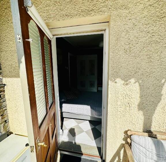 Номер Стандарт с Балконом, Fitz House