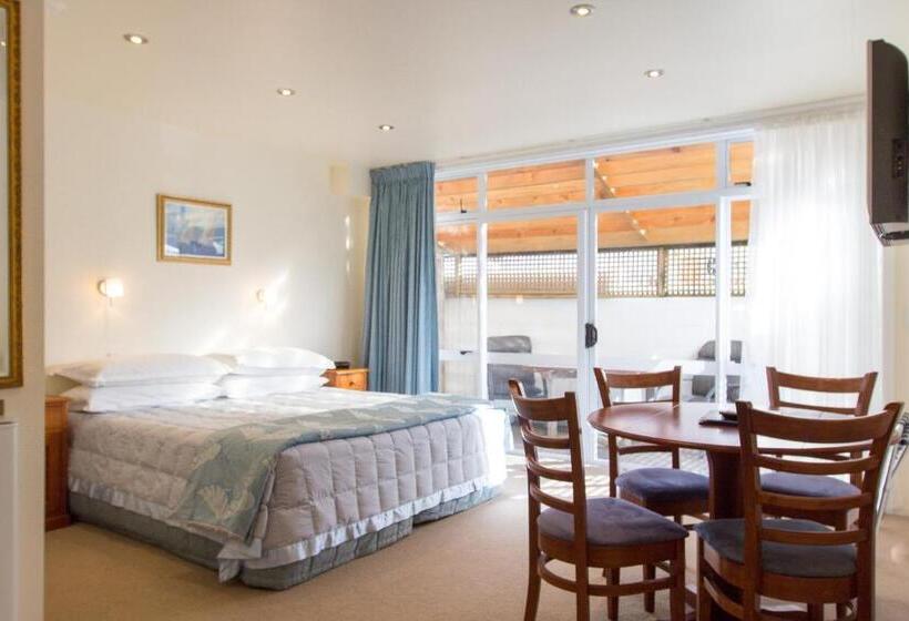 Студия Стандарт, Commodores Lodge