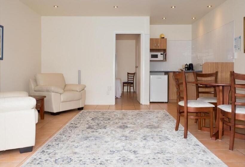 Апартаменты 1 Спальня, Commodores Lodge