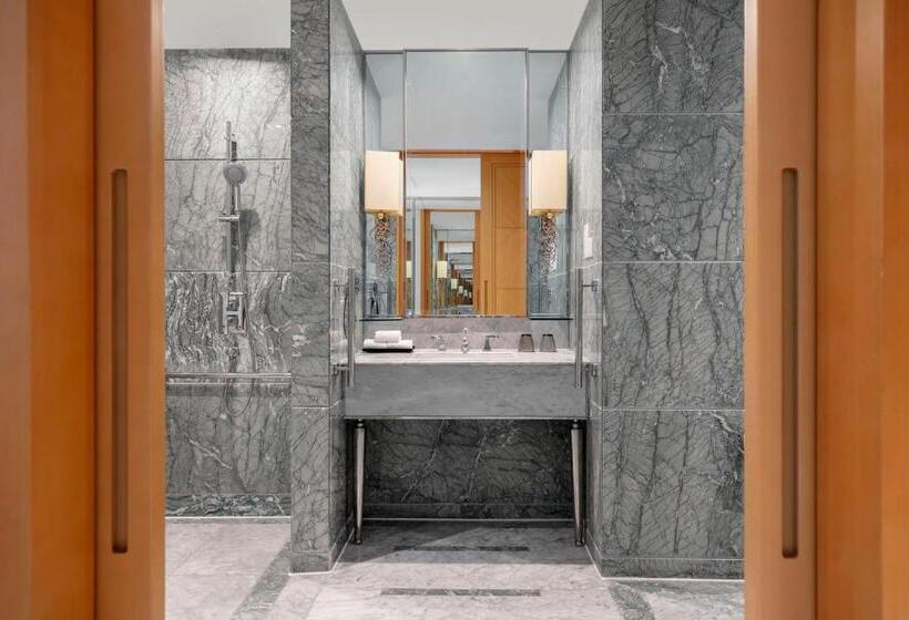 Номер Deluxe Кровать Кинг, Sheraton Qingdao Jiaozhou