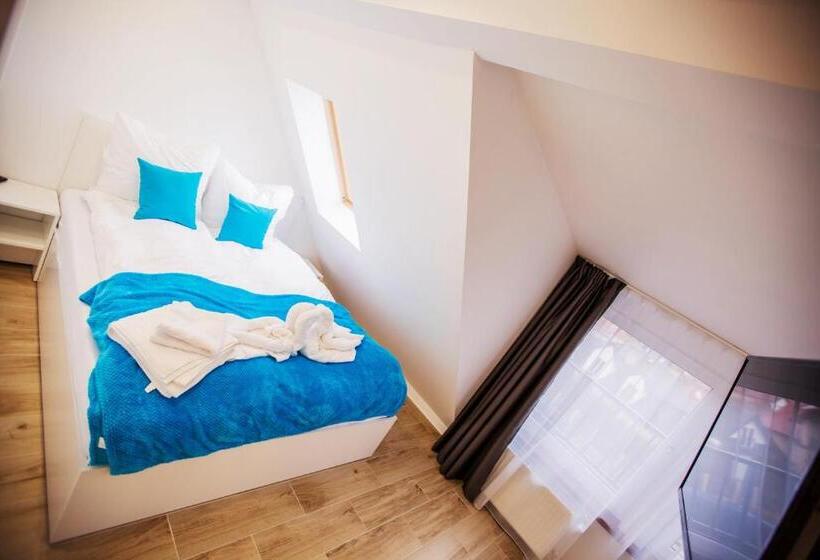 Семейное Студио, Adonis Apartments