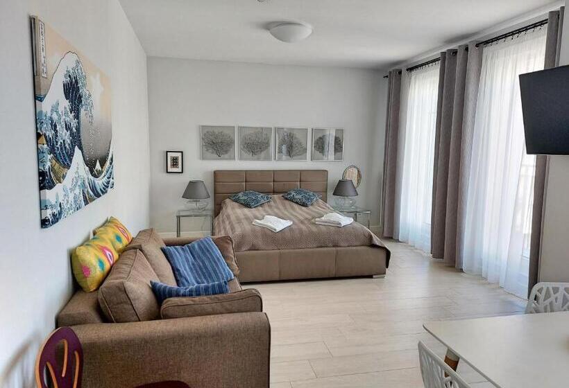 デラックスの４人部屋, Marisol