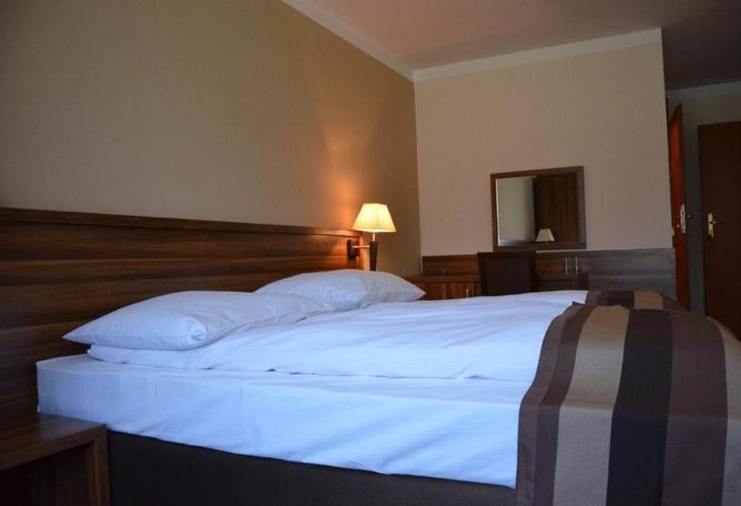 Comfort room with lake view, Obiekt Tatar   Usługi Hotelarskie