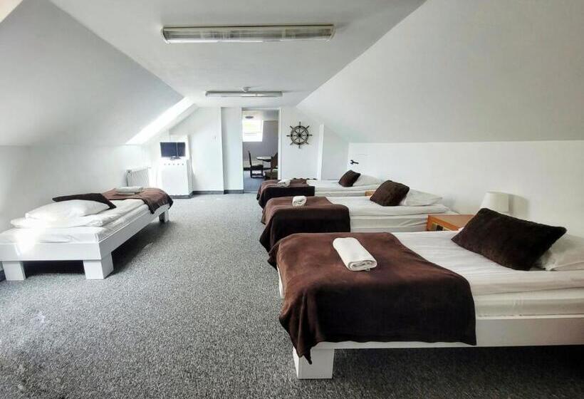 Четырехместный Номер Стандарт, Pirat Hotel & Spa Hotel Z Basenem
