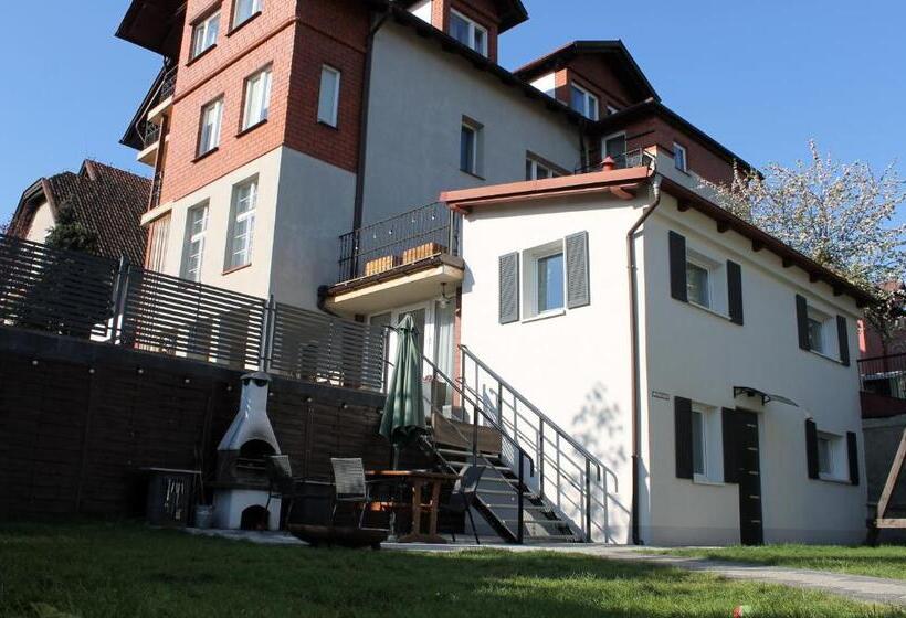 اتاق چهار تخته با دستشویی مشترک, Villa Agatomdom Gdańsk, Taras Grill Kuchnia, 1800m Stare Miasto Gdańsk