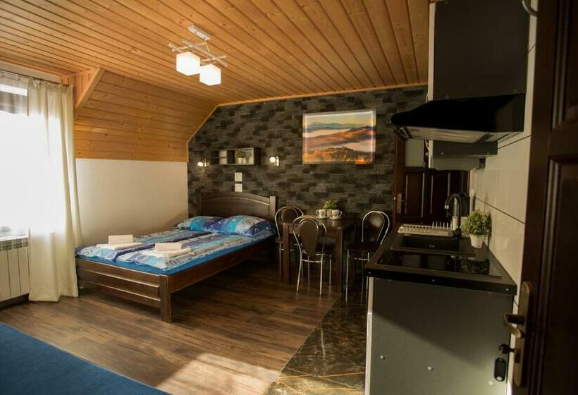 Трехместный Номер Стандарт с Балконом, Pokoje I Apartamenty U Sabiny   Apartament I Domek Z Jacuzzi Na Wyłączność   Pozostałe Pokoje Bez Ja