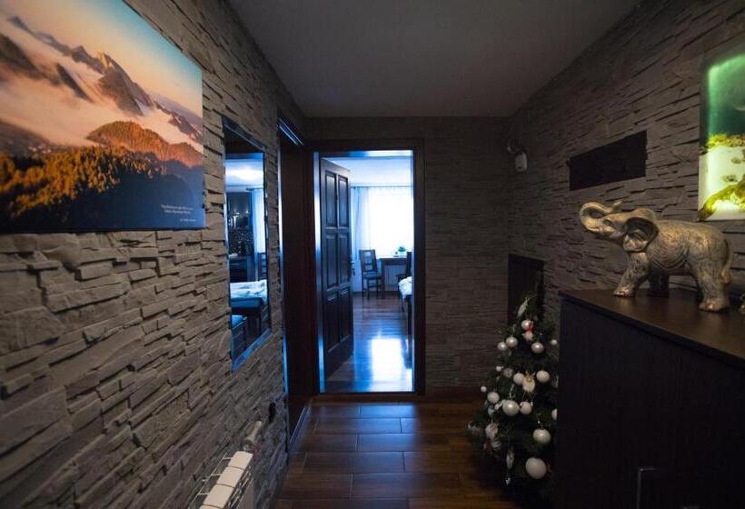 Номер Стандарт Трехместный, Pokoje I Apartamenty U Sabiny   Apartament I Domek Z Jacuzzi Na Wyłączność   Pozostałe Pokoje Bez Ja