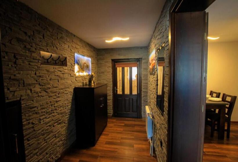 Трехместный Номер Комфорт, Pokoje I Apartamenty U Sabiny   Apartament I Domek Z Jacuzzi Na Wyłączność   Pozostałe Pokoje Bez Ja