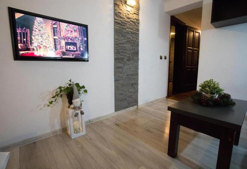 Трехместный Номер Комфорт, Pokoje I Apartamenty U Sabiny   Apartament I Domek Z Jacuzzi Na Wyłączność   Pozostałe Pokoje Bez Ja