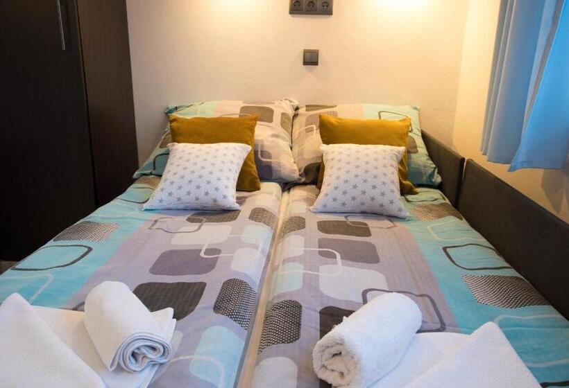Апартаменты 1 Спальня, Pokoje I Apartamenty U Sabiny   Apartament I Domek Z Jacuzzi Na Wyłączność   Pozostałe Pokoje Bez Ja