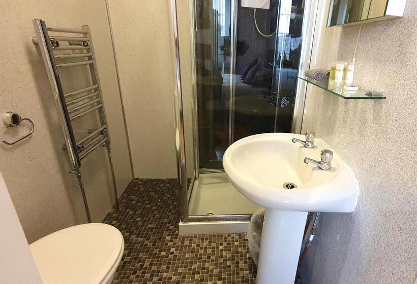 اتاق استاندارد, Midway Guest House