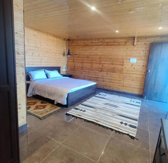 Номер Стандарт Вид на Горы, The Rosly Estate