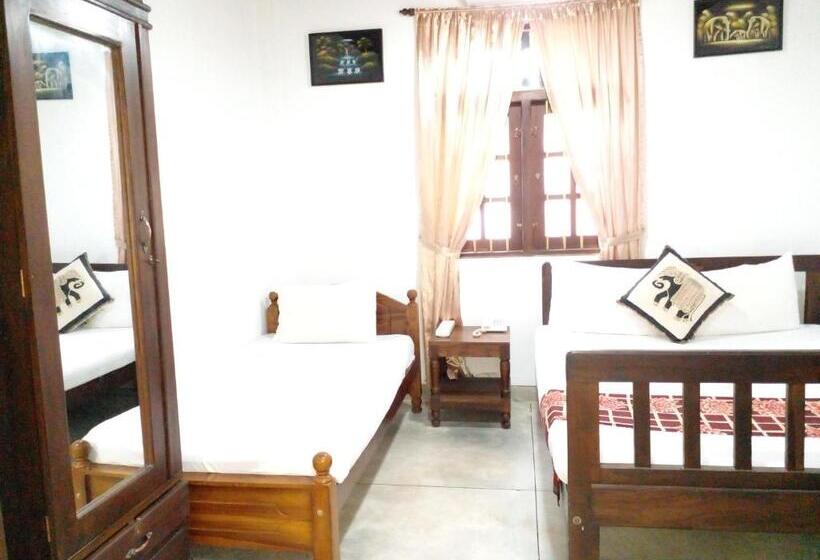 标准三人间, Muduna Walawwa Resort