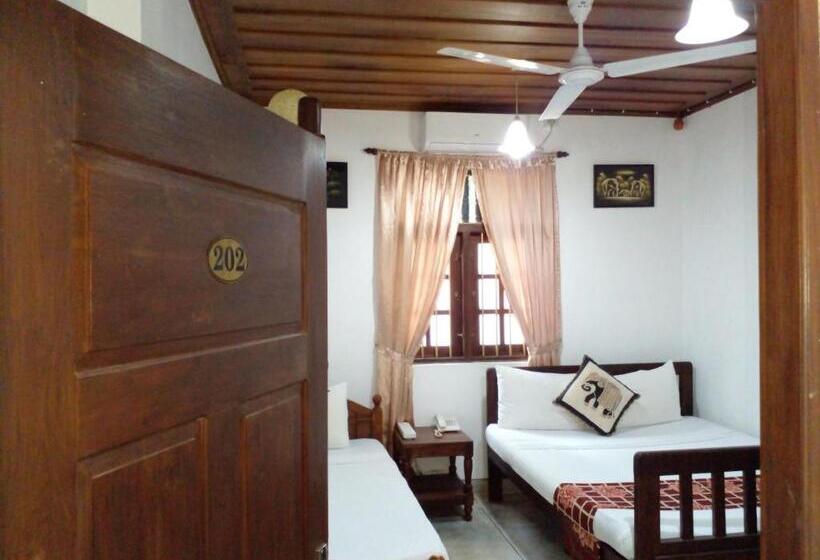 标准三人间, Muduna Walawwa Resort